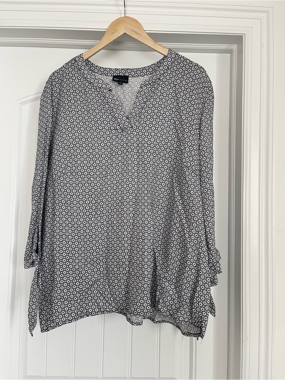 Jones New York Black & White Geometric Print Long Sleeve Blouse